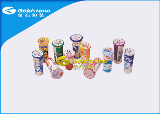 Bên ngoài giấy bên trong nhựa sữa chua cốc với nắp cao xuất hiện